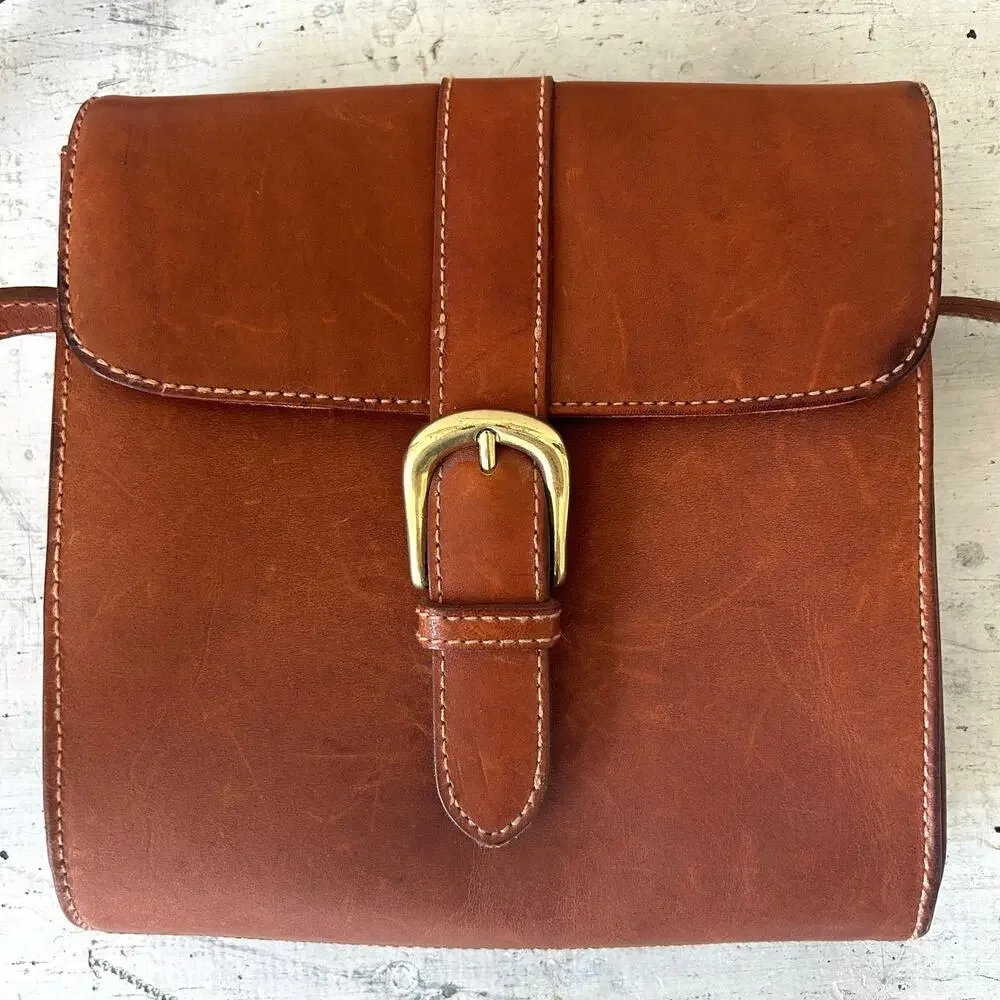 Vintage G.H. Bass Leather Crossbody Purse Saddle Bag Brass Buckle Shoulder Bag - Picture 3 of 8